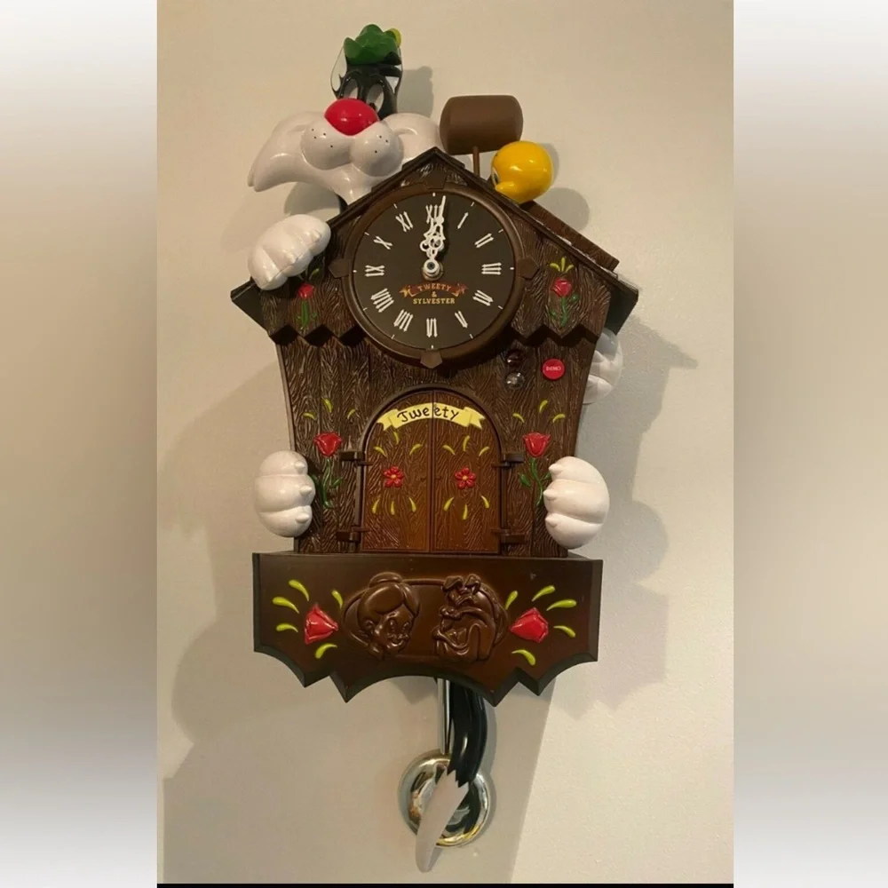 Looney Tune Sylvester & Sweetie Cuckoo Clock ‼️ DOES NOT WORK‼️